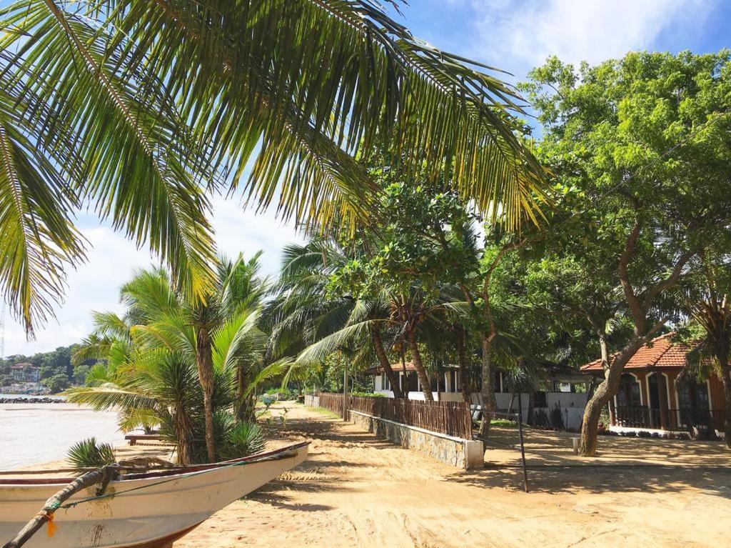 Serenity Beach Cabanas Tangalle Exterior photo