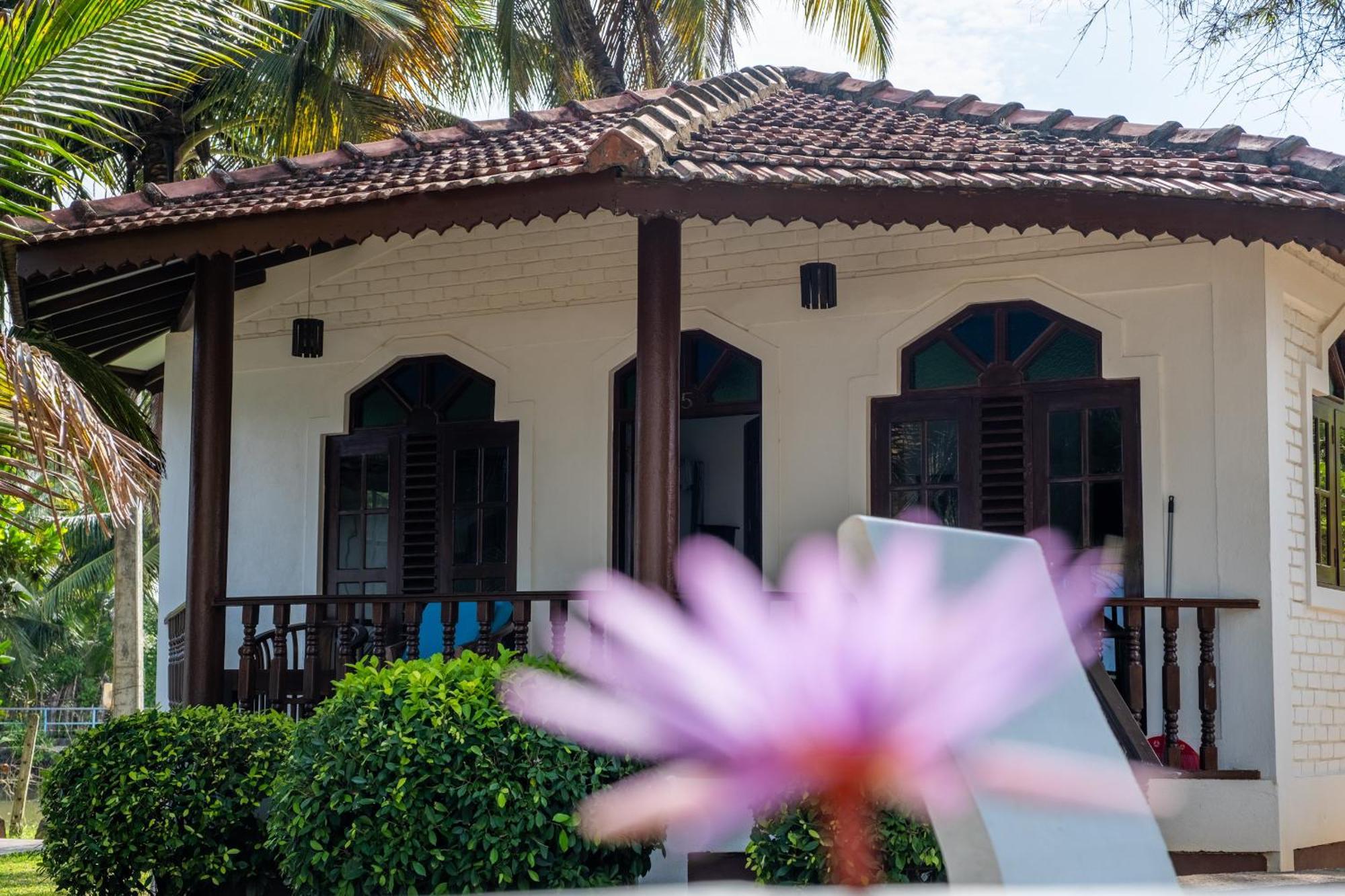 Serenity Beach Cabanas Tangalle Exterior photo