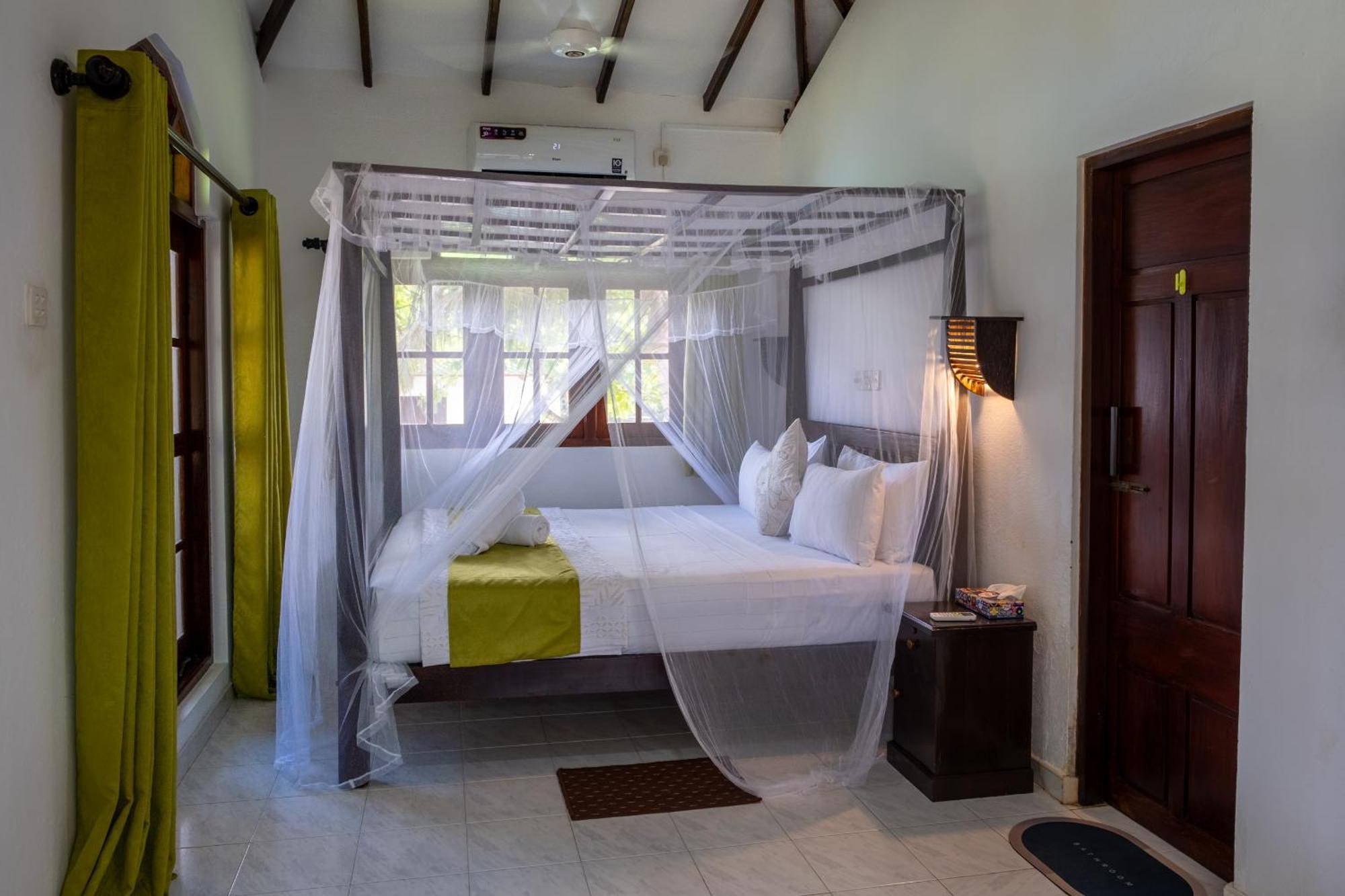 Serenity Beach Cabanas Tangalle Exterior photo